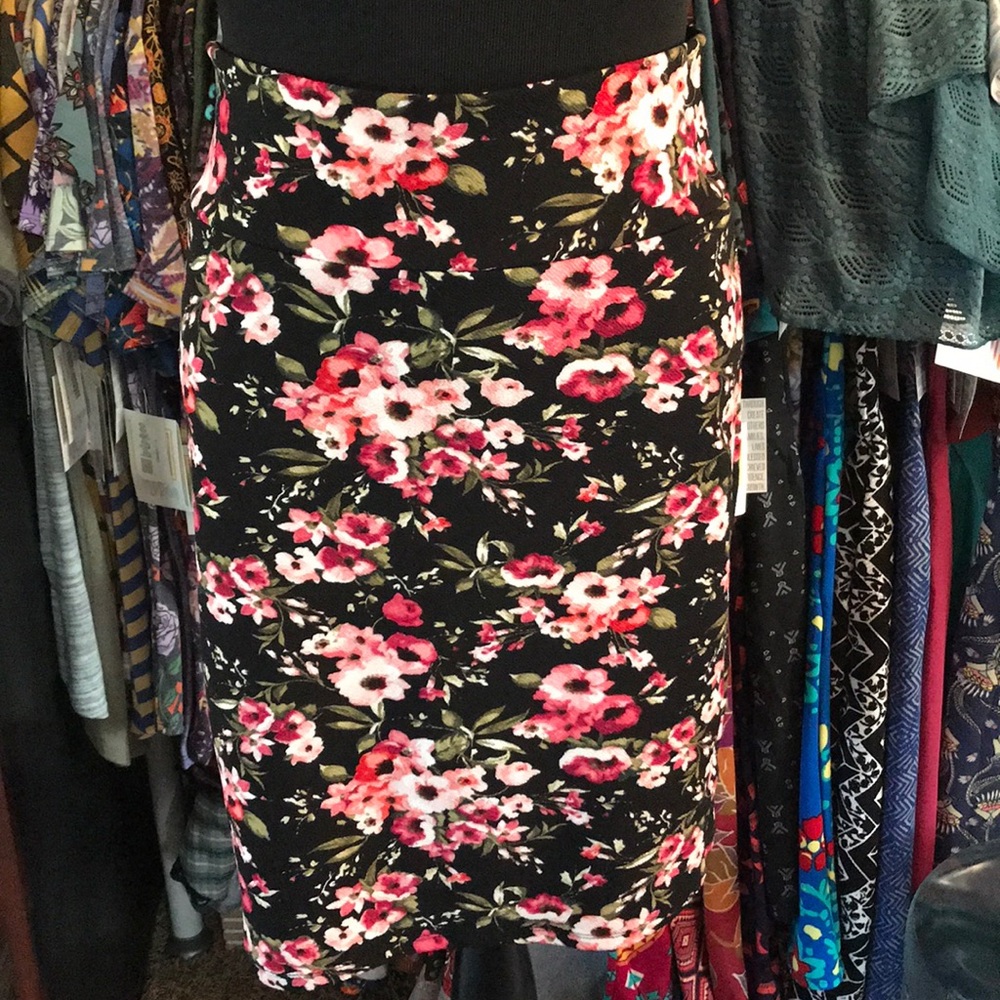 LuLaRoe Cassie skirt floral